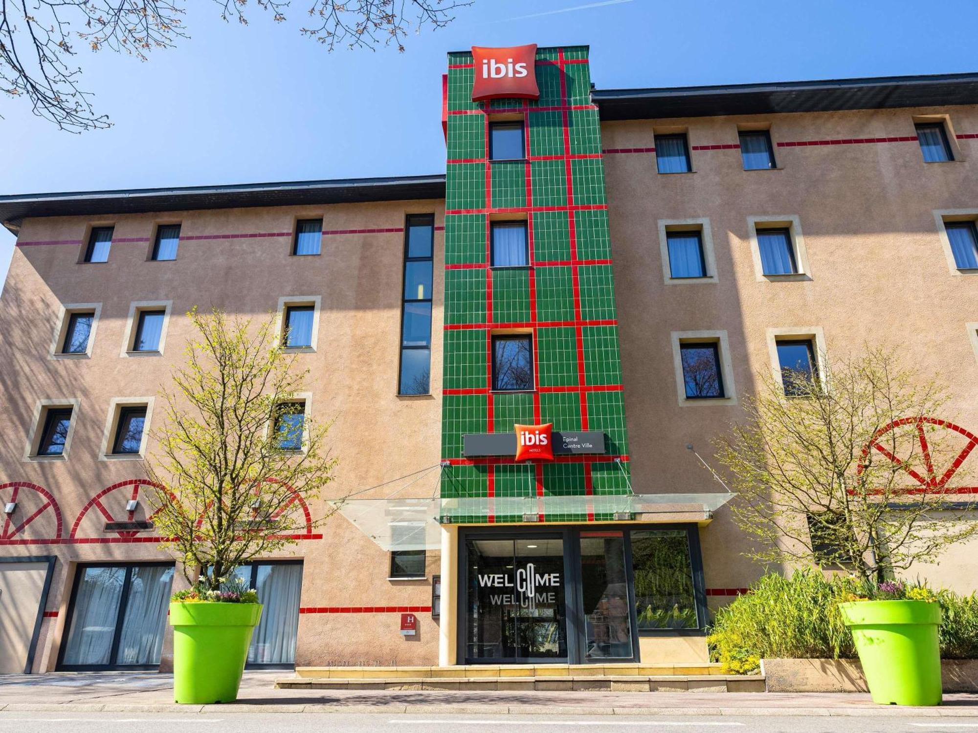 Готель Ibis Epinal Centre Екстер'єр фото