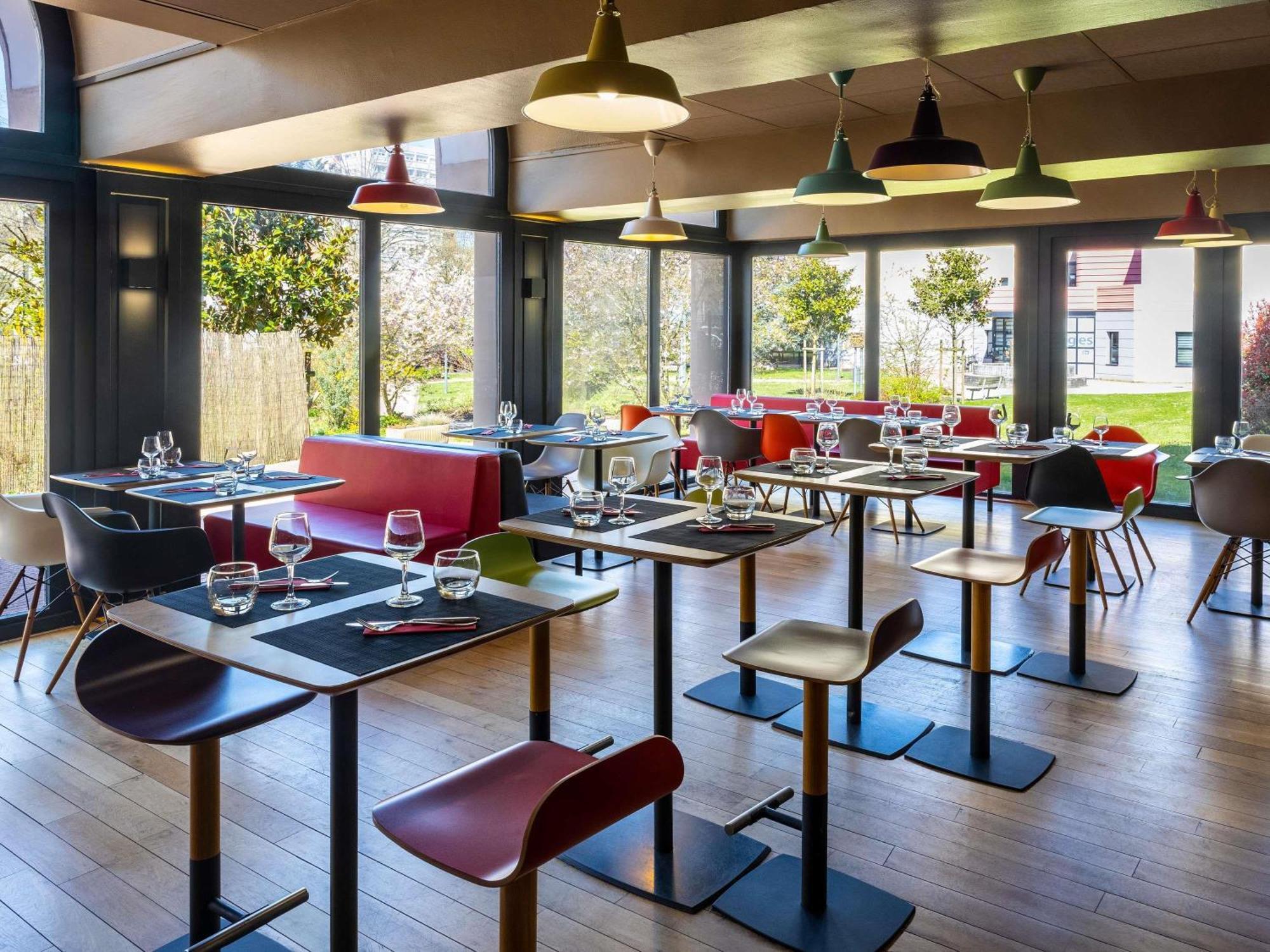 Готель Ibis Epinal Centre Екстер'єр фото