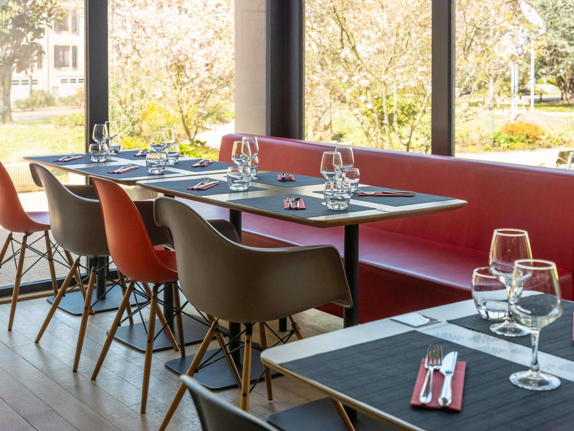 Готель Ibis Epinal Centre Екстер'єр фото