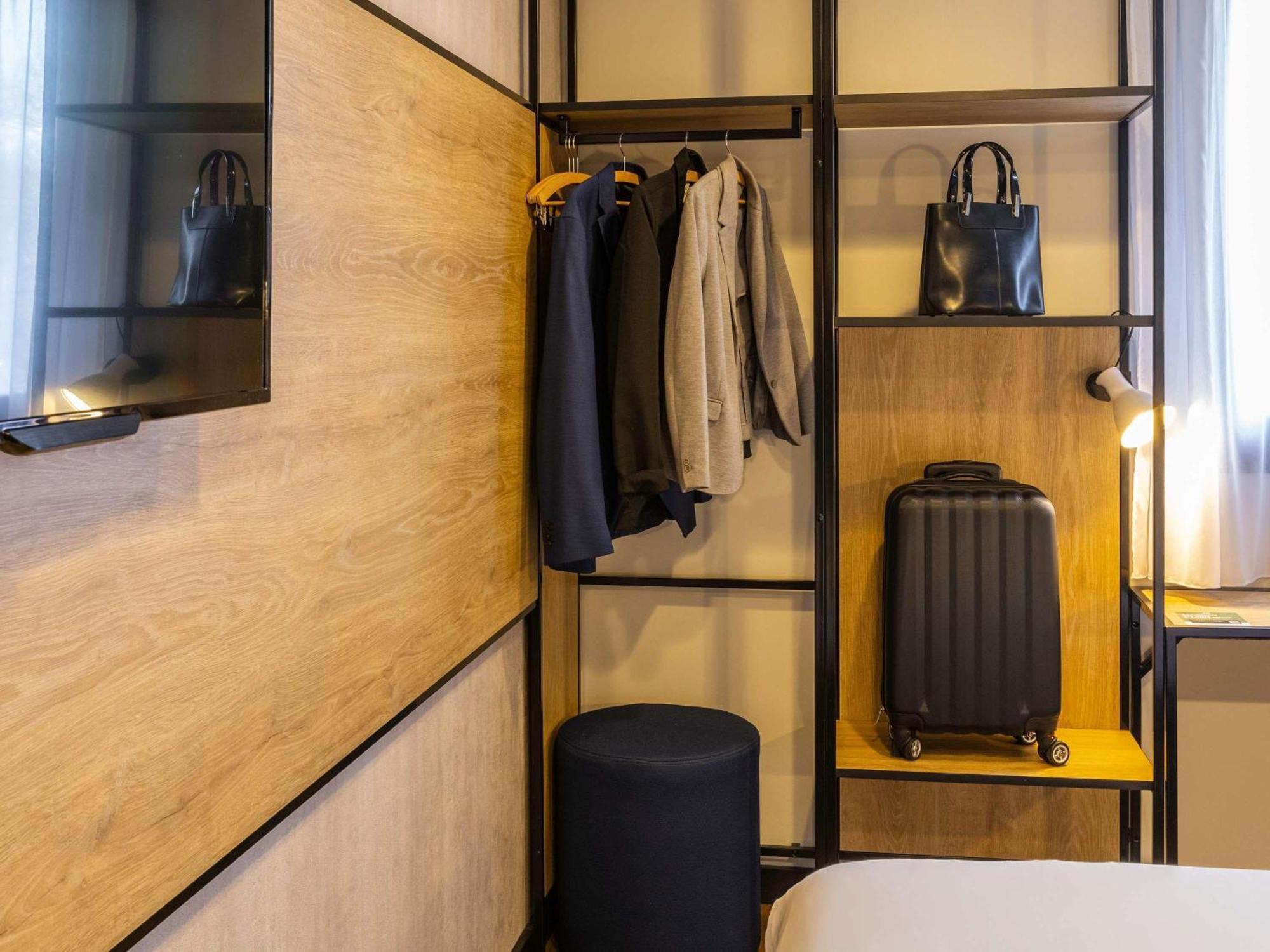 Готель Ibis Epinal Centre Екстер'єр фото