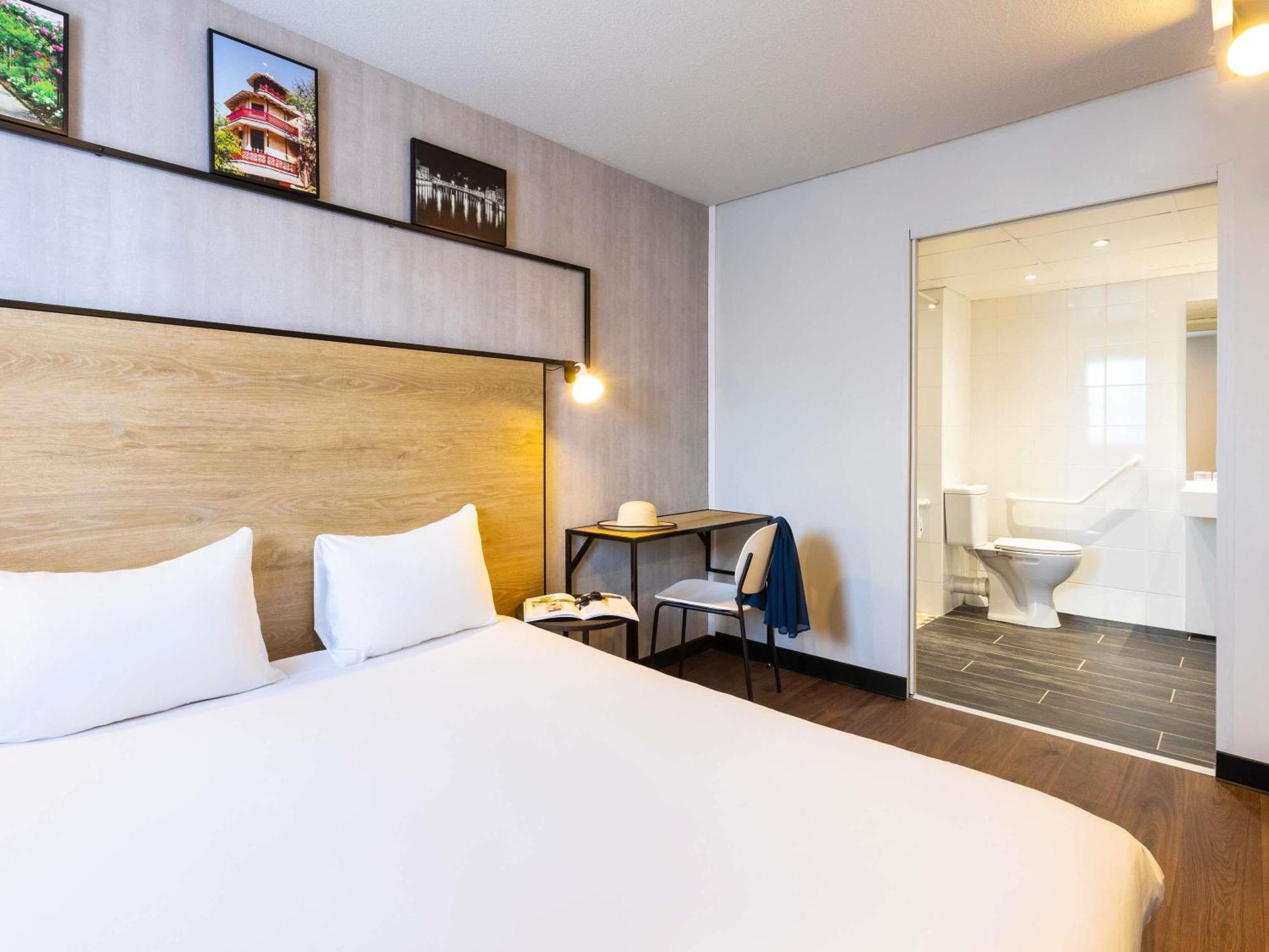 Готель Ibis Epinal Centre Екстер'єр фото