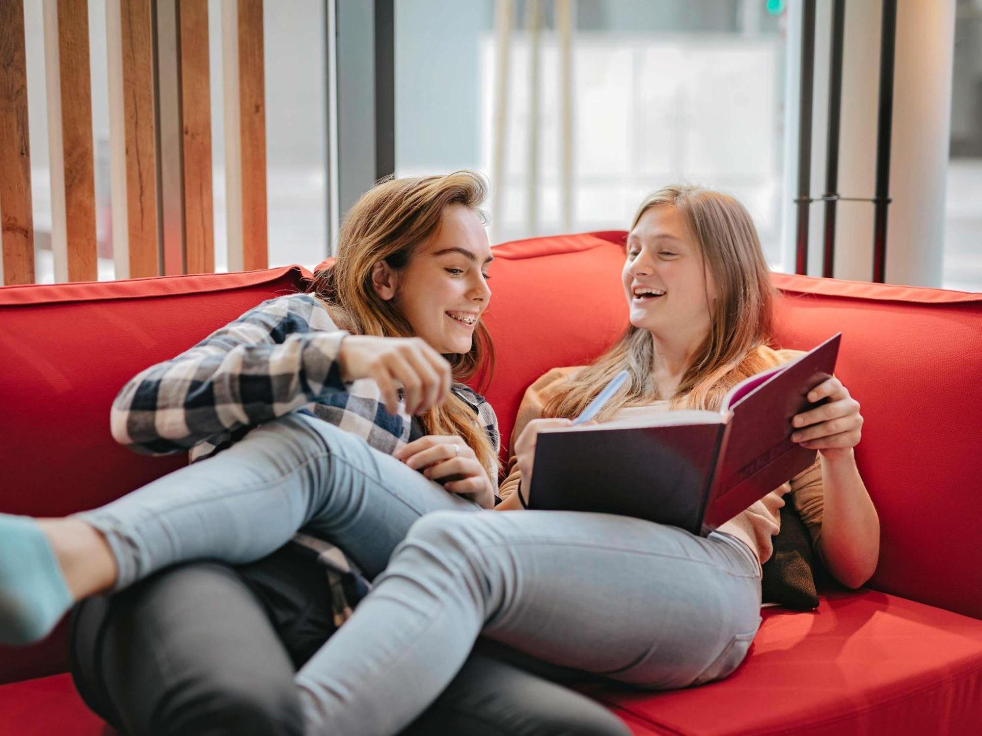 Готель Ibis Epinal Centre Екстер'єр фото