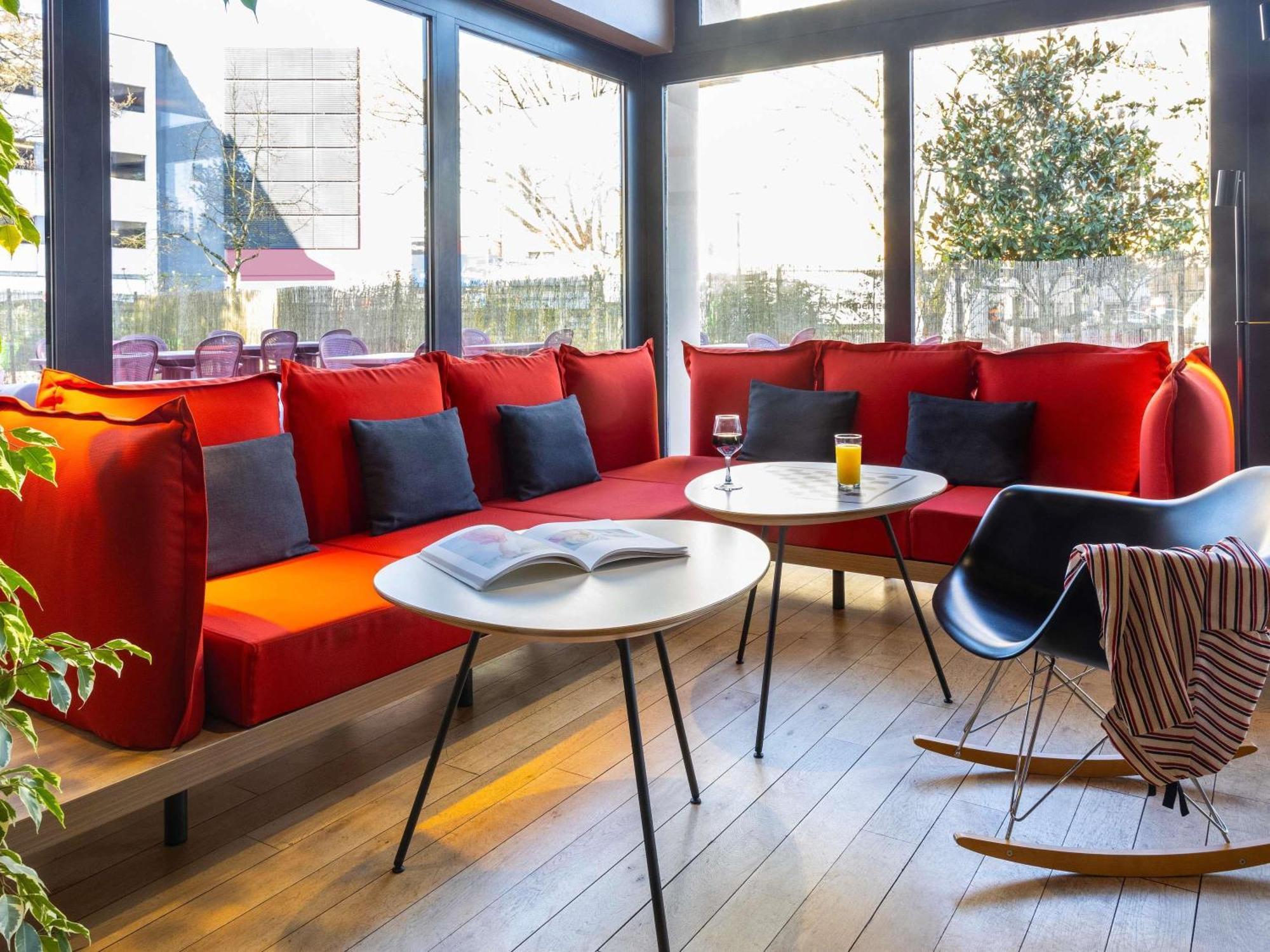 Готель Ibis Epinal Centre Екстер'єр фото
